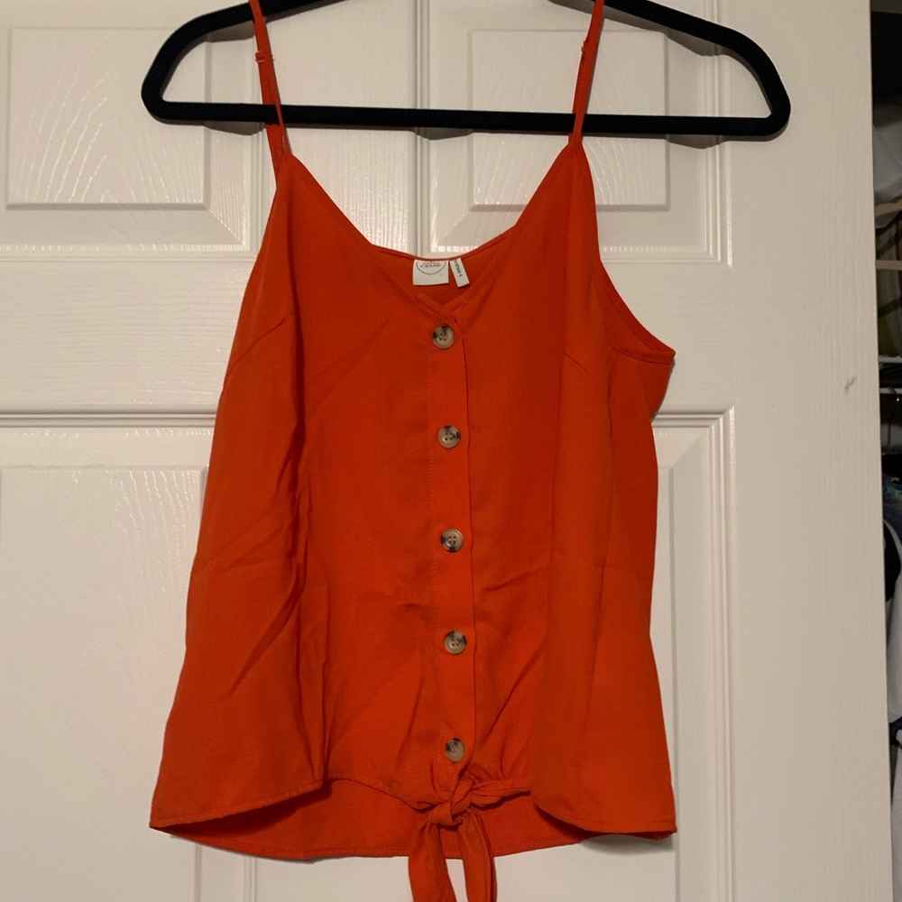 Cute tank with front buttons and tie